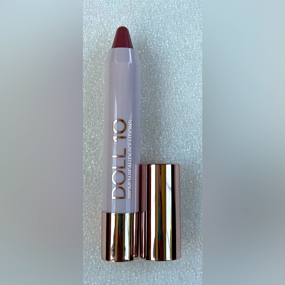 🌸NEW Full .08 oz DOLL 10 Lip Crayon in shade “SELF LOVE” NWOB Self Sharpening🌸